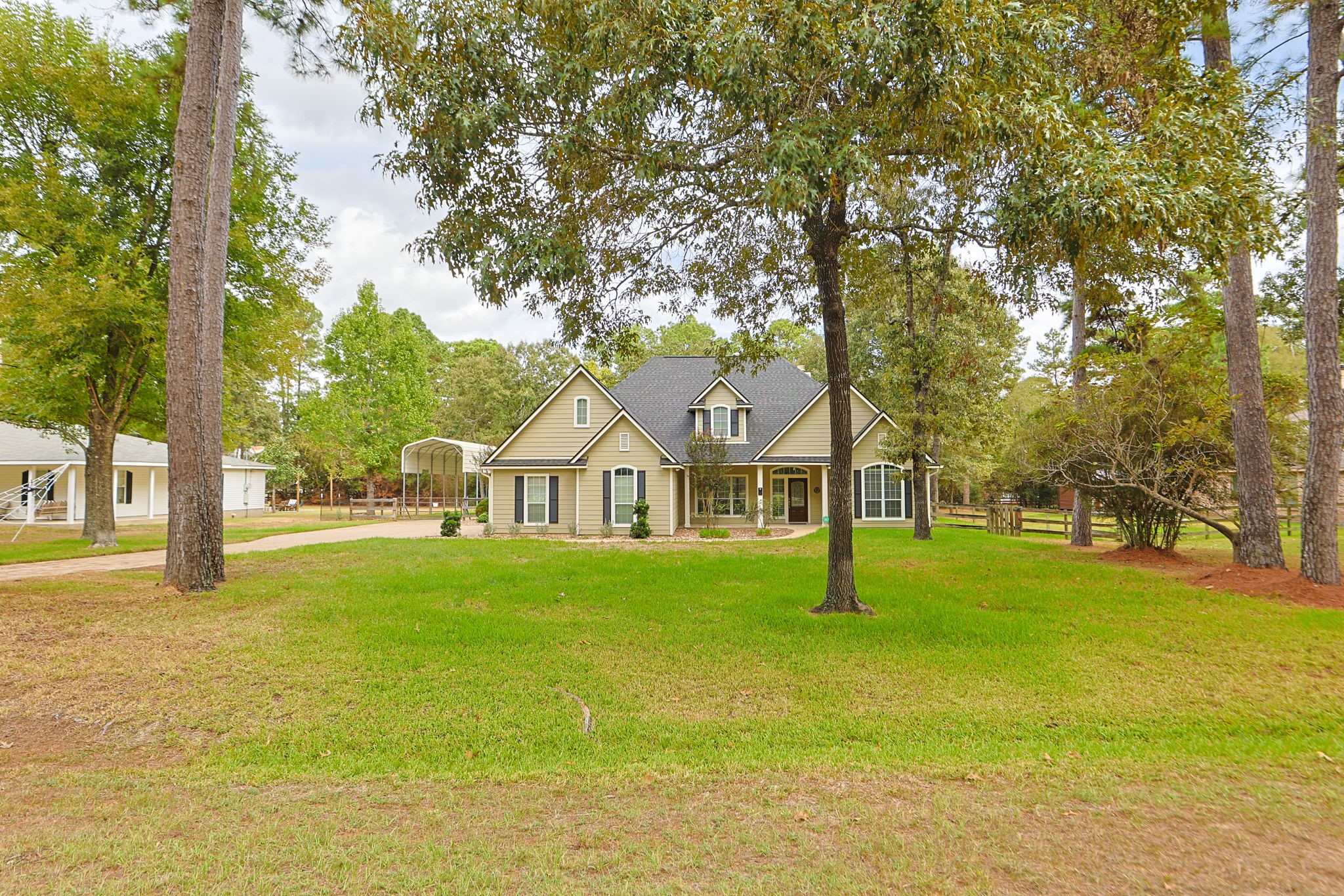 Listing photo 2