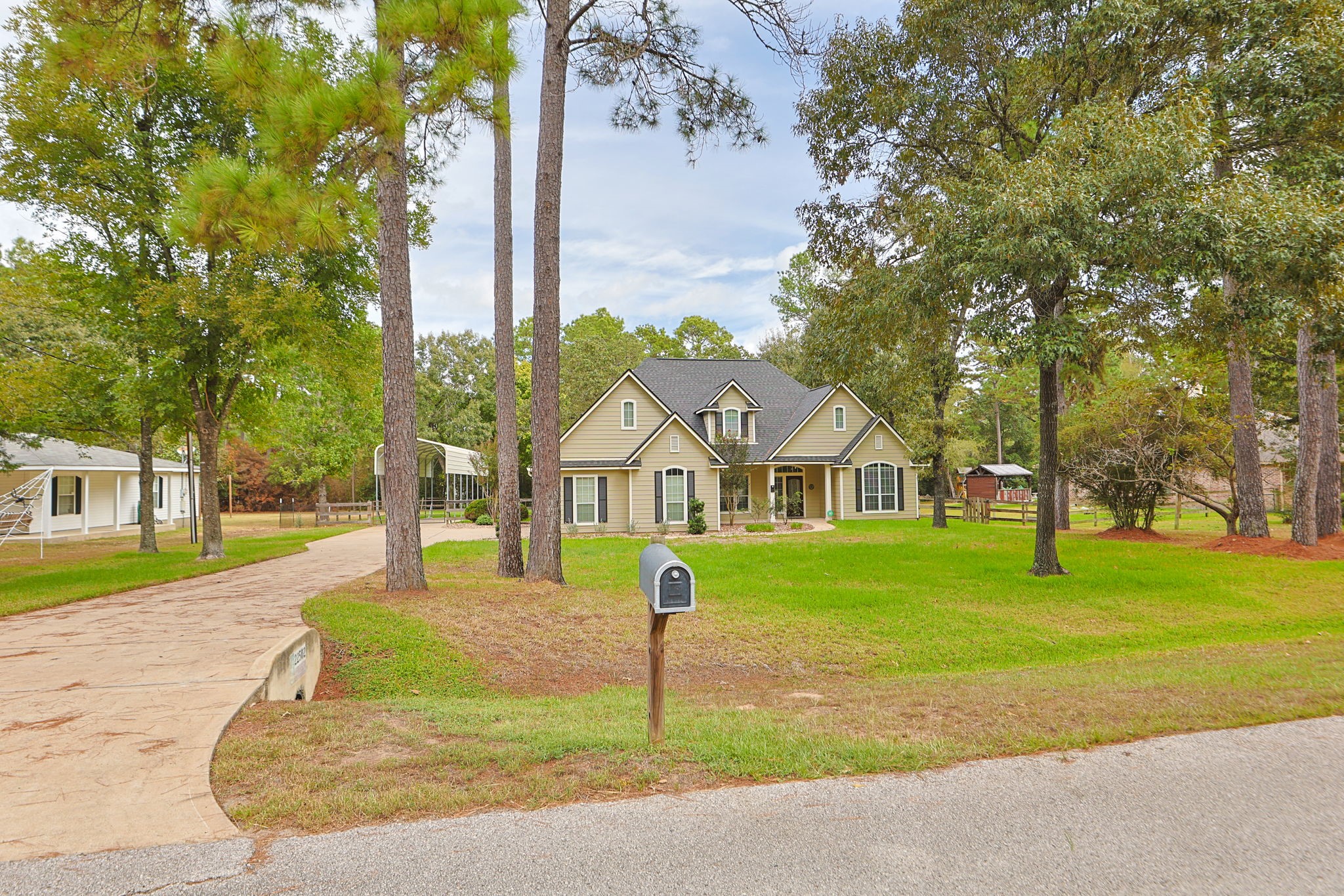 Listing photo 3