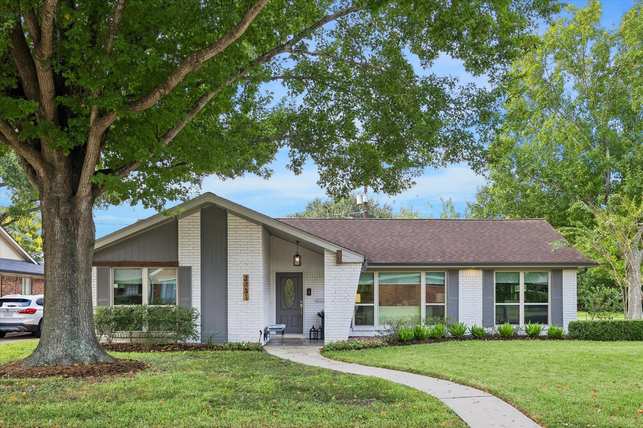 3731 Sun Valley Drive