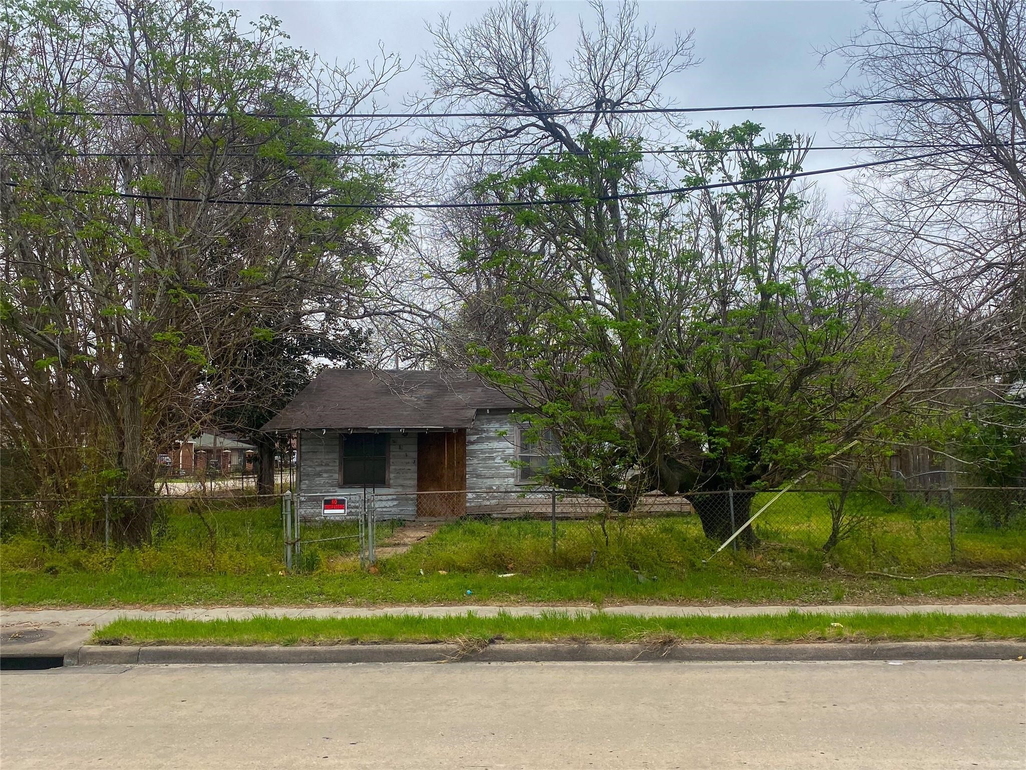 Listing photo 3