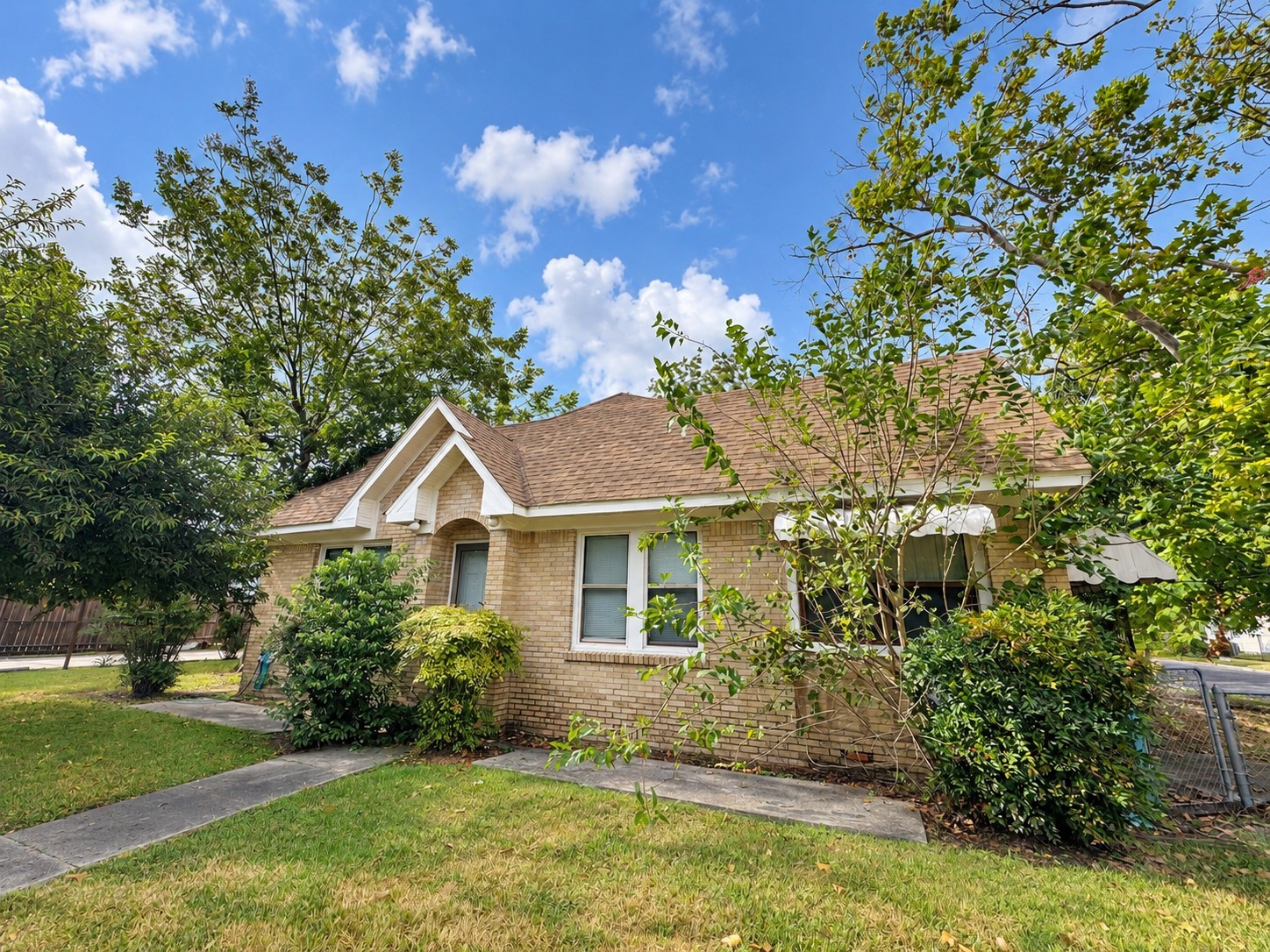Listing photo 3