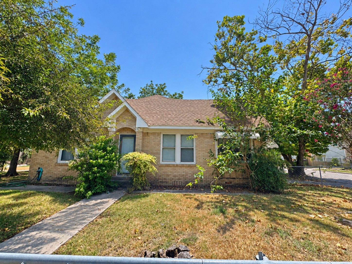 Listing photo 1