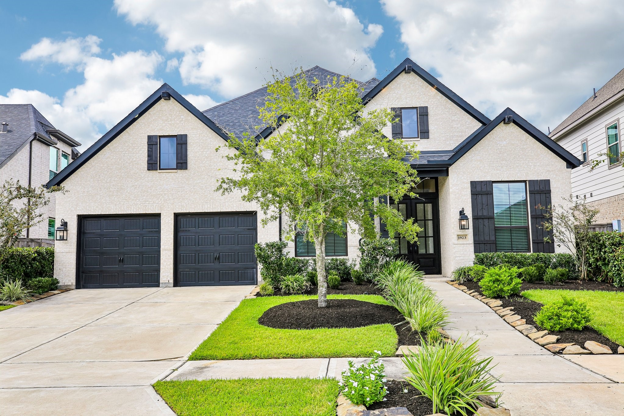 1923 Golden Leaf Drive