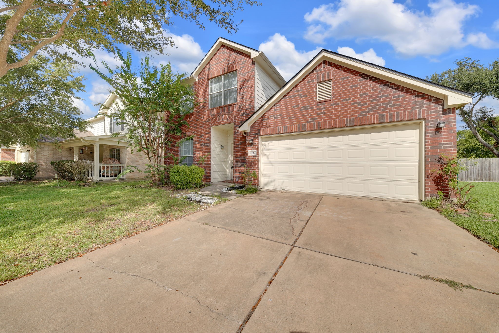 Listing photo 2