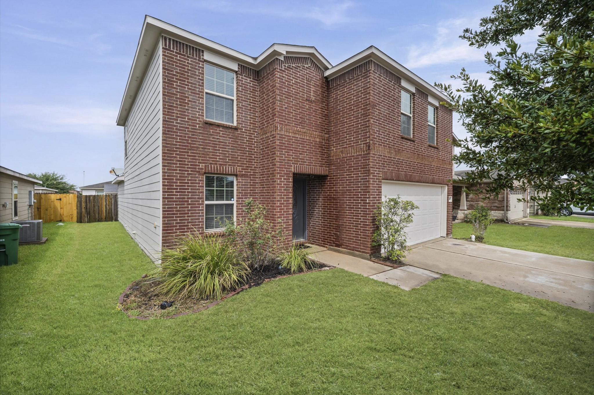 Listing photo 1
