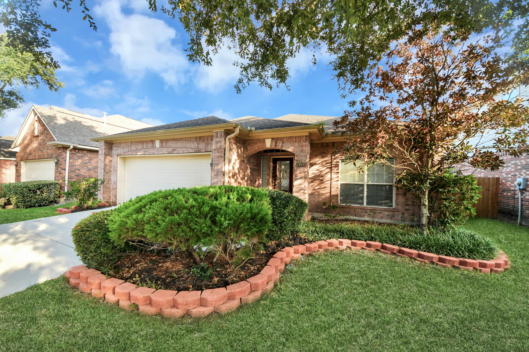 Listing photo 1