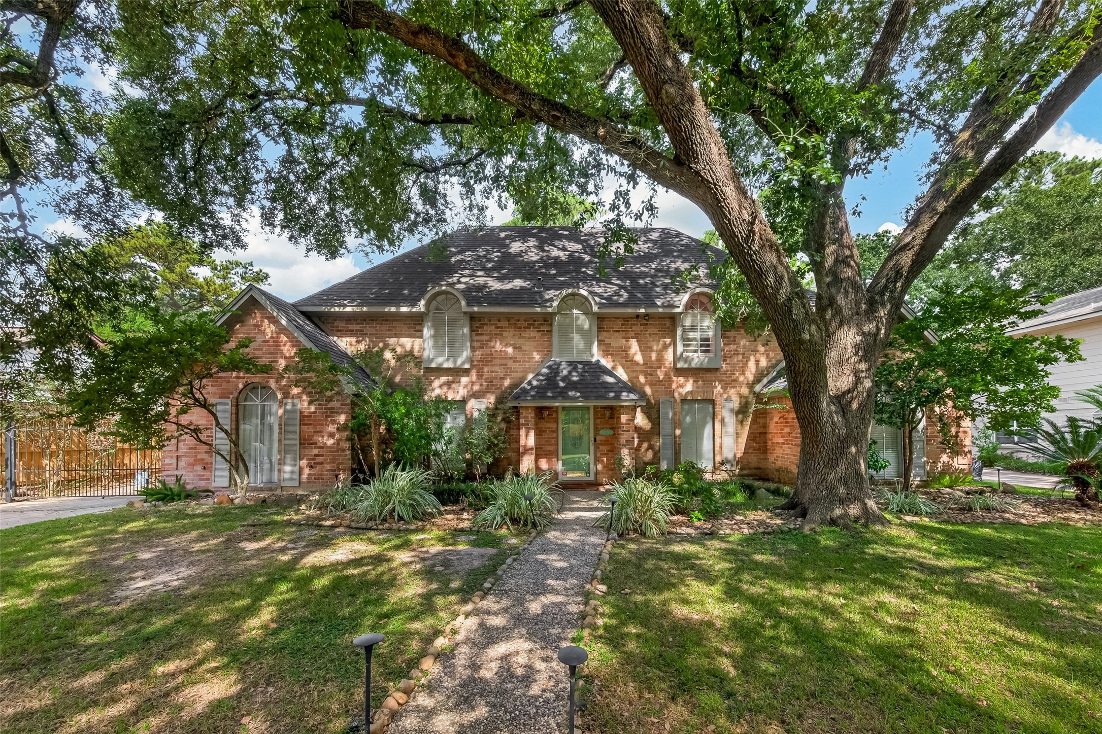 5814 Lodge Creek Drive