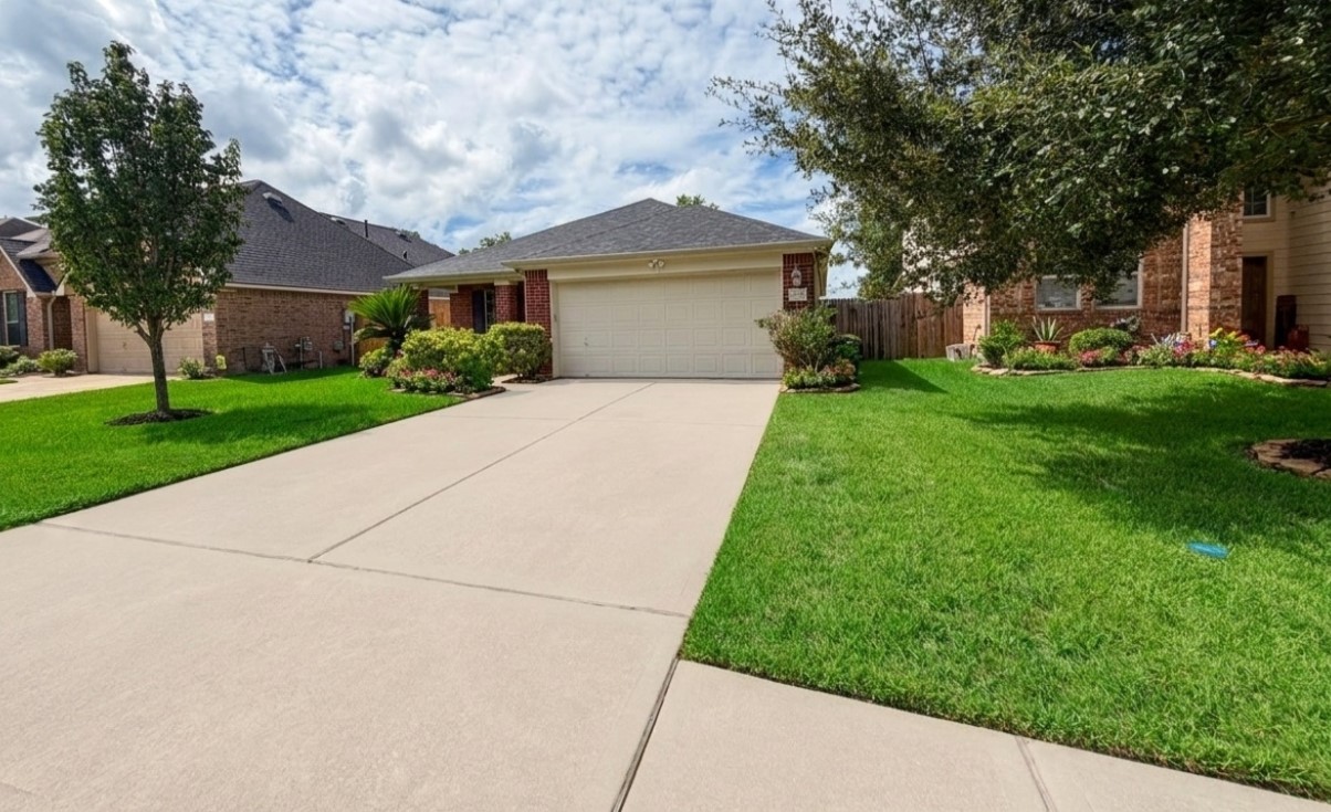 21723 Saragosa Pond Lane