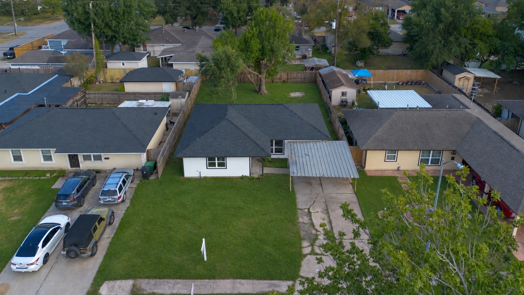 Listing photo 1
