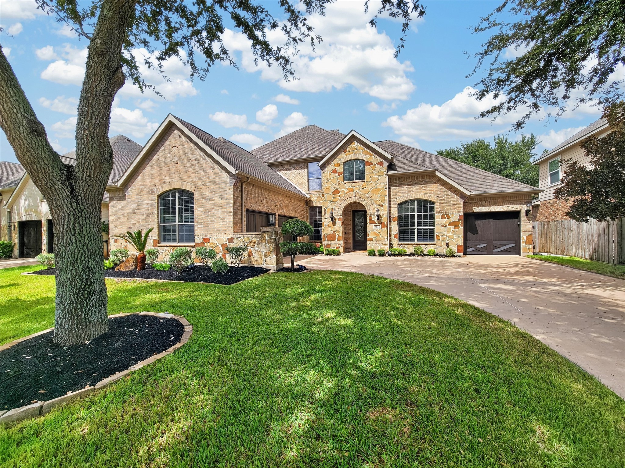 6911 Gossamer Lane