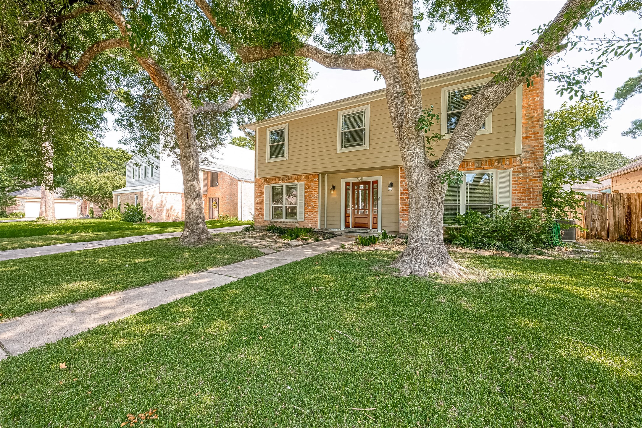 Listing photo 3