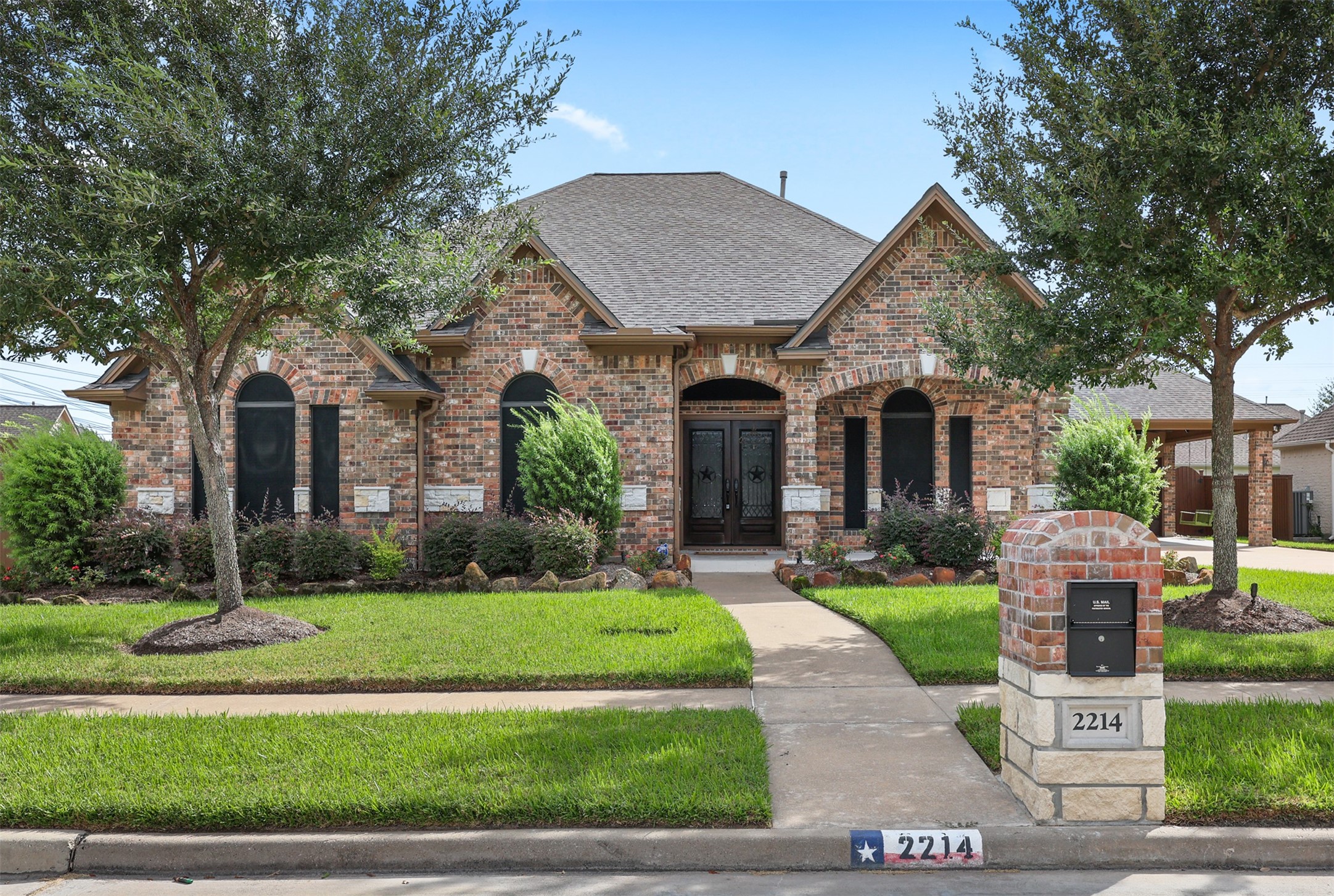 2214 W Lonesome Dove Drive
