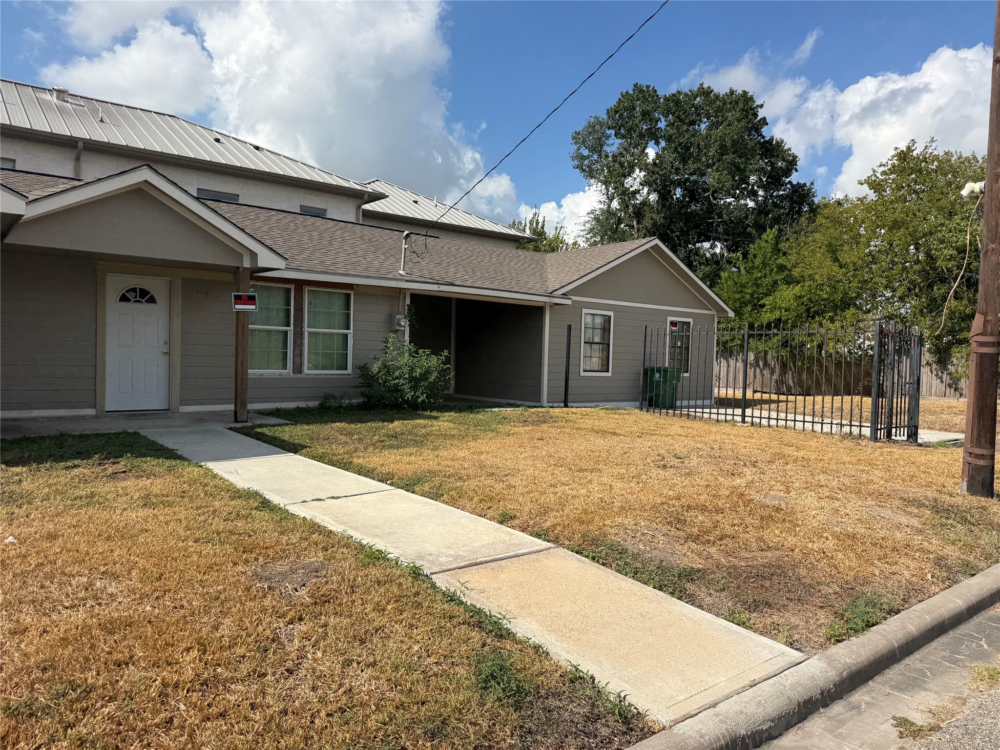 Listing photo 4