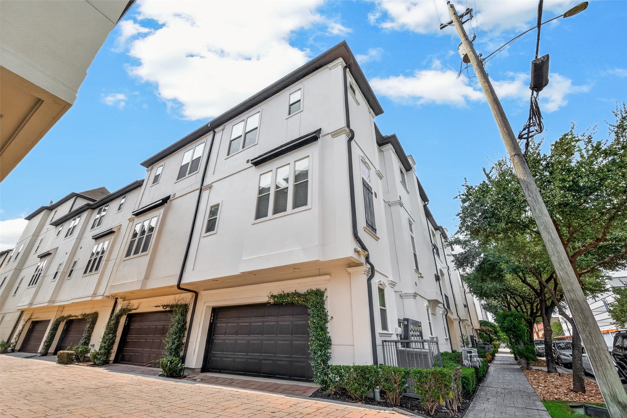 703 Live Oak Street