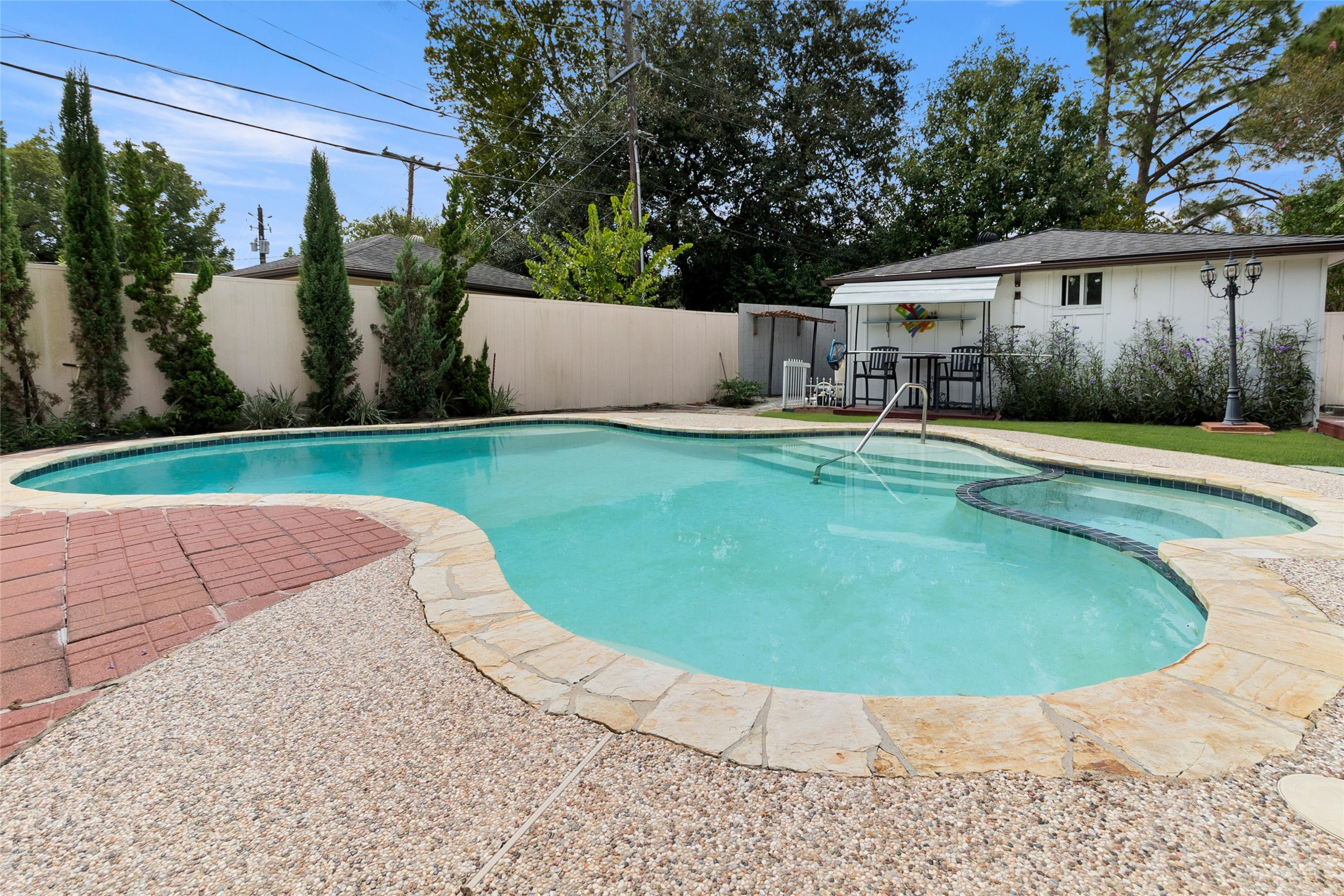 Listing photo 5