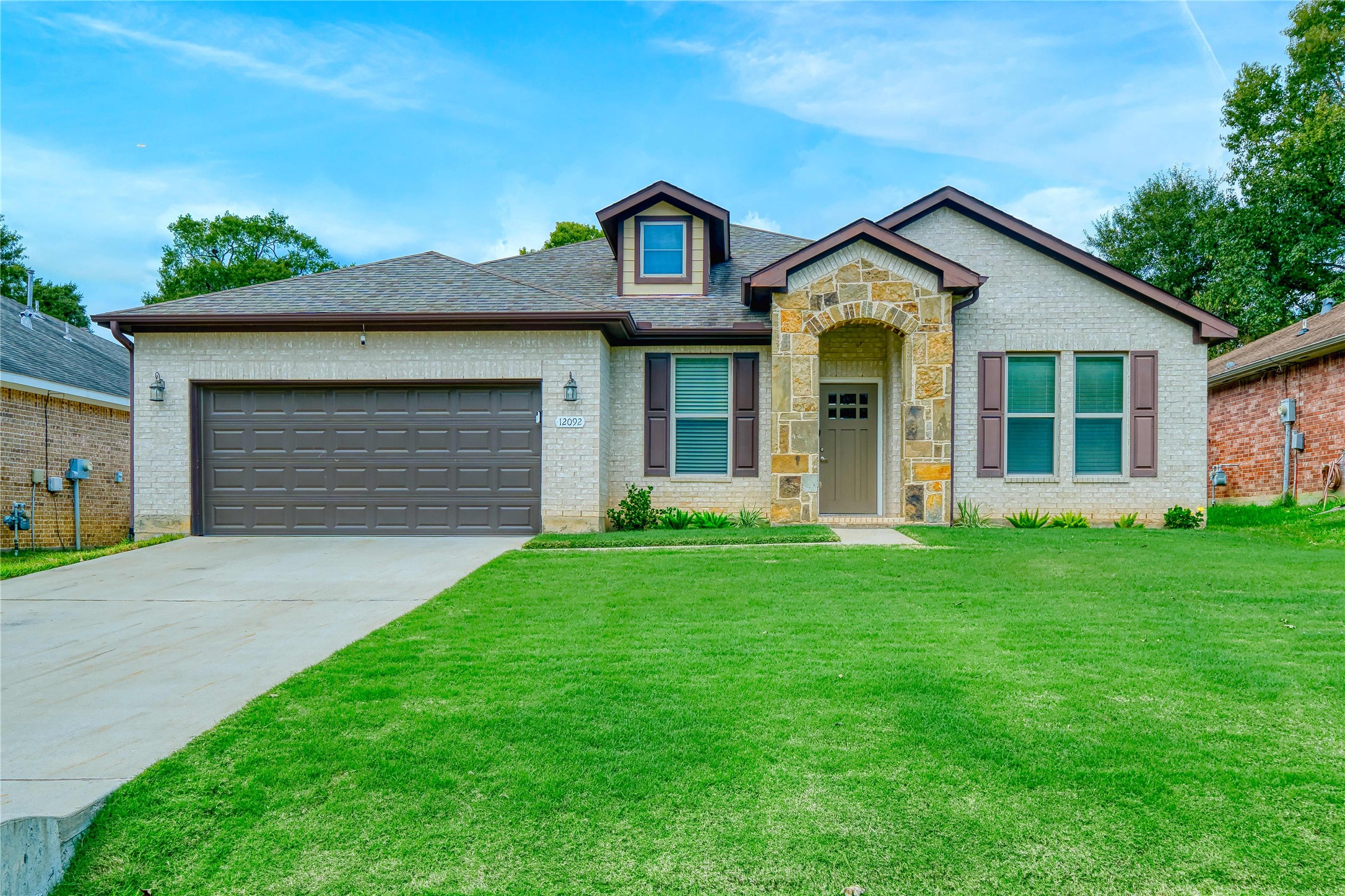 12092 La Salle River Road