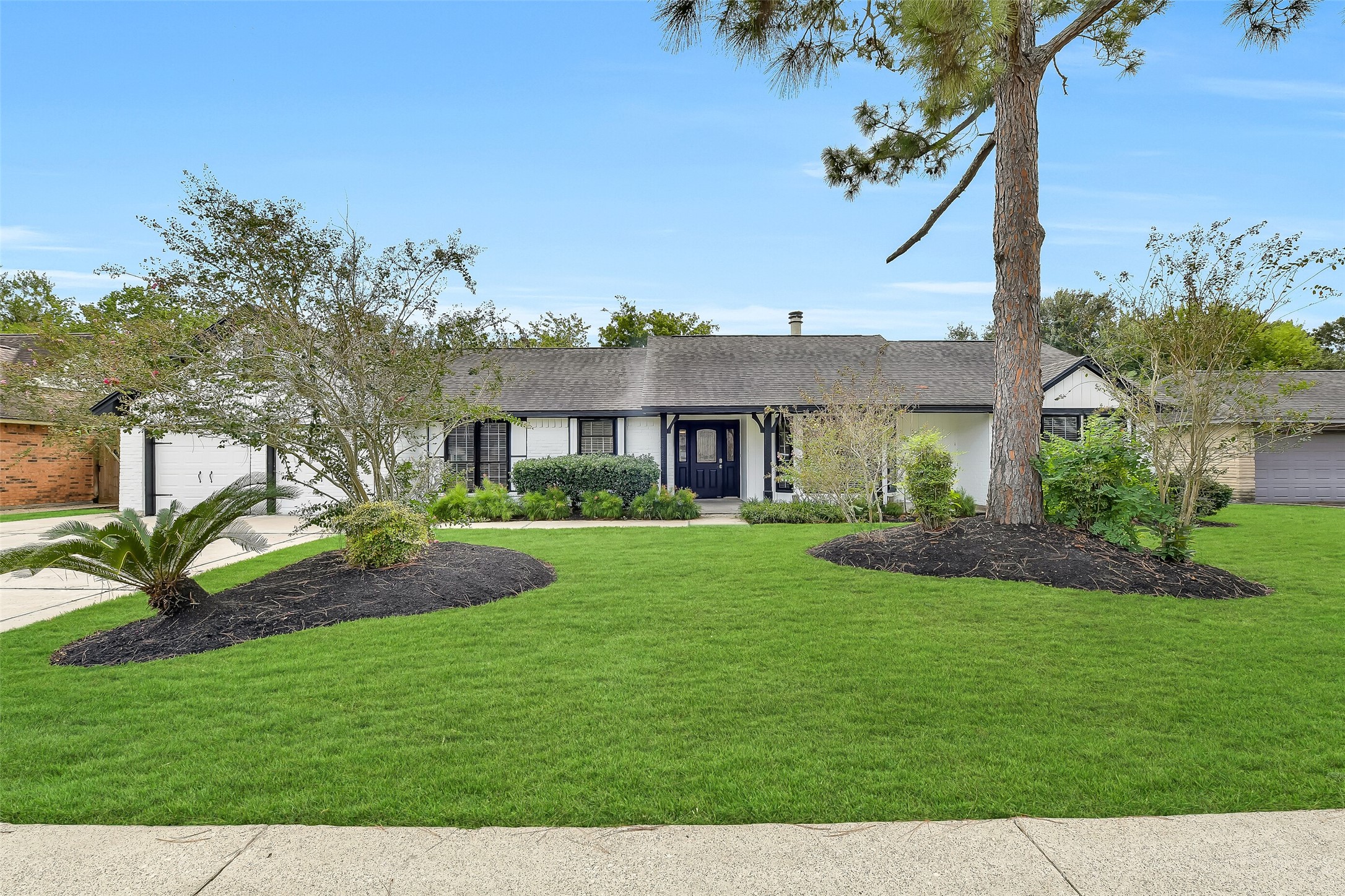 807 Sandringham Drive