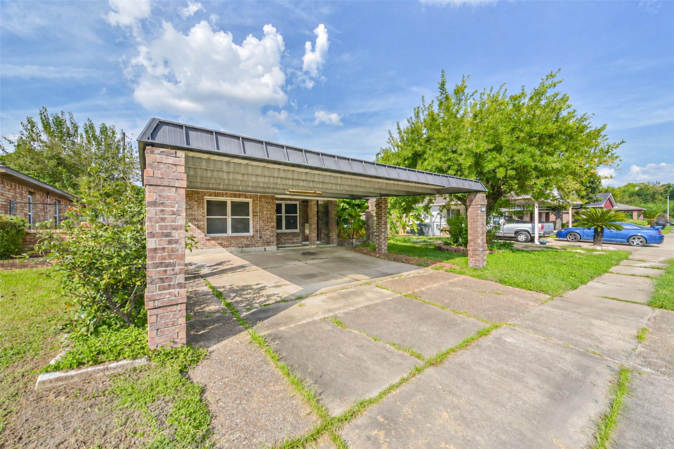 Listing photo 1