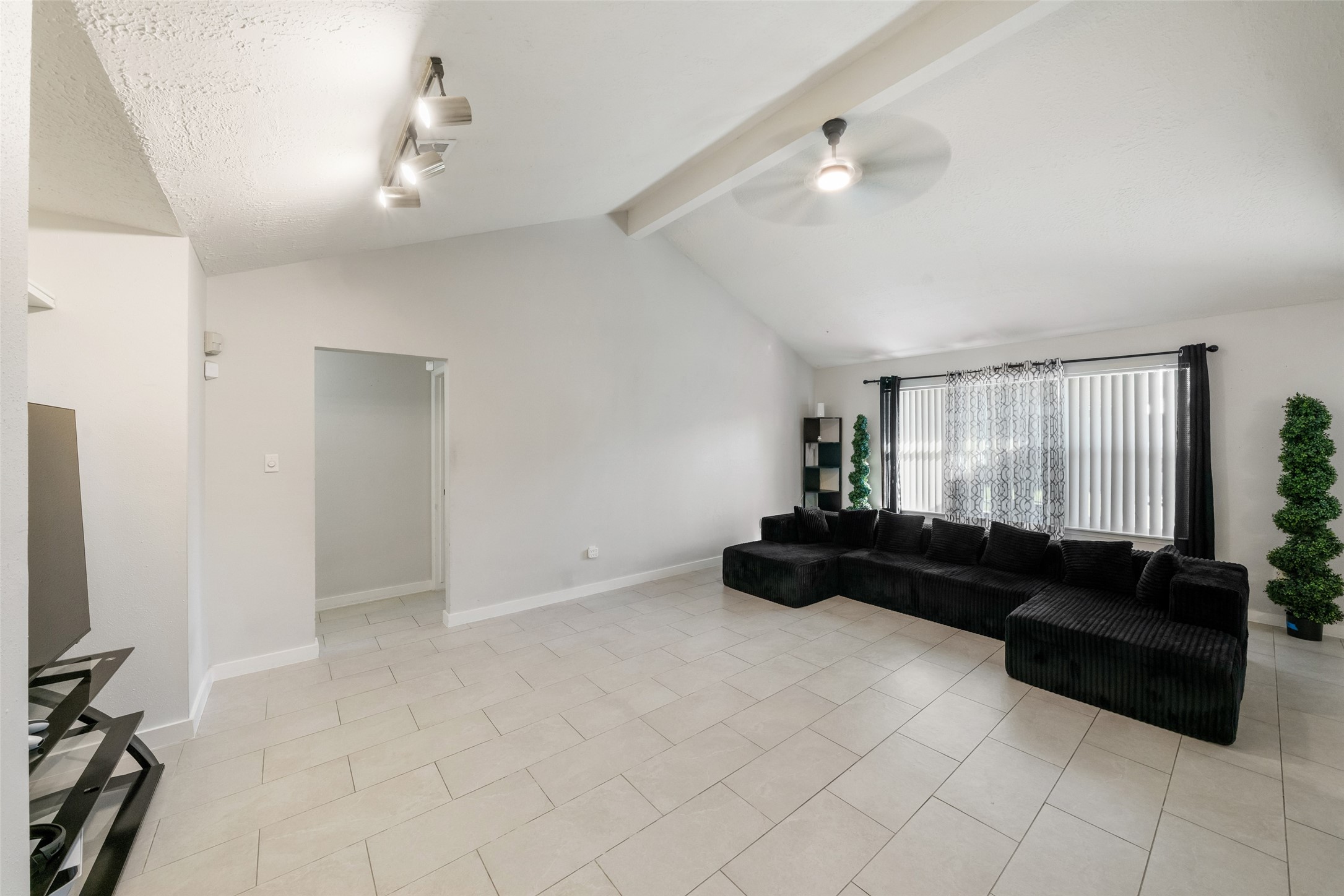 5850 Fallengate Drive