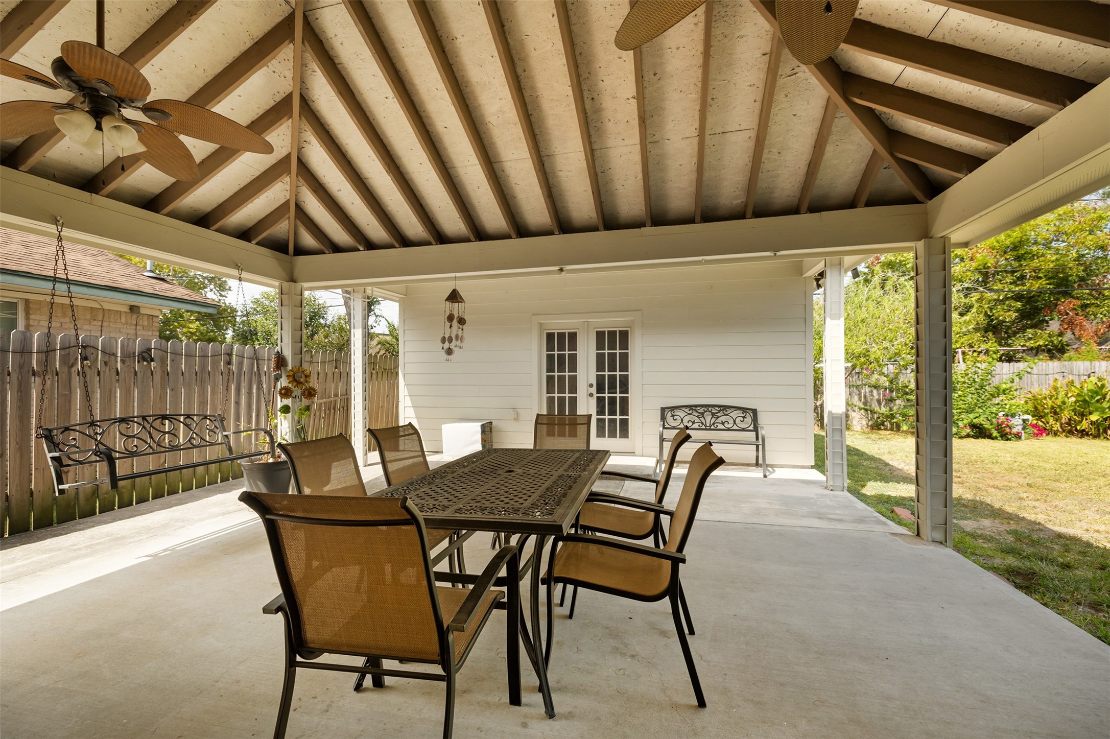 Listing photo 5