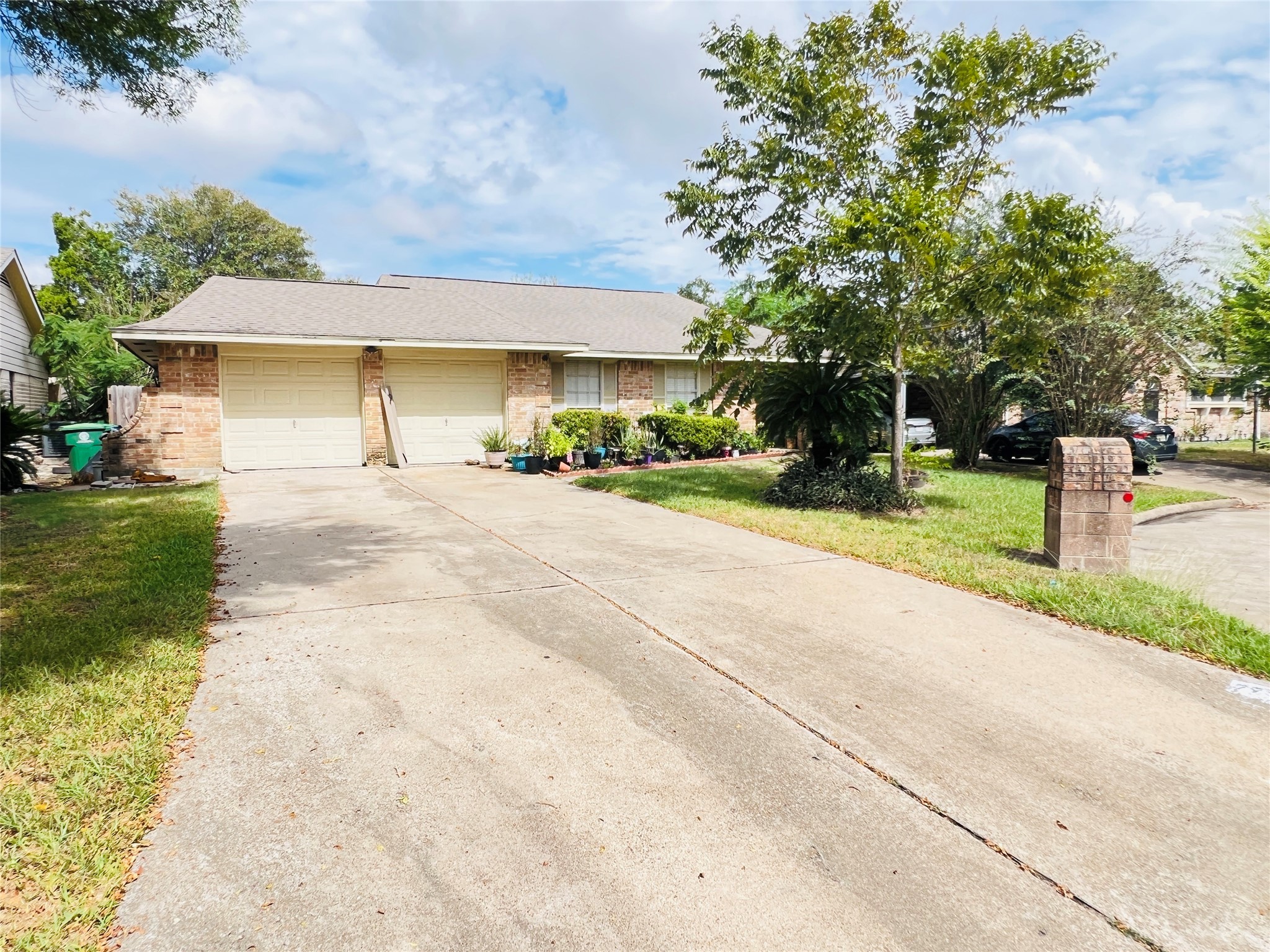 Listing photo 1