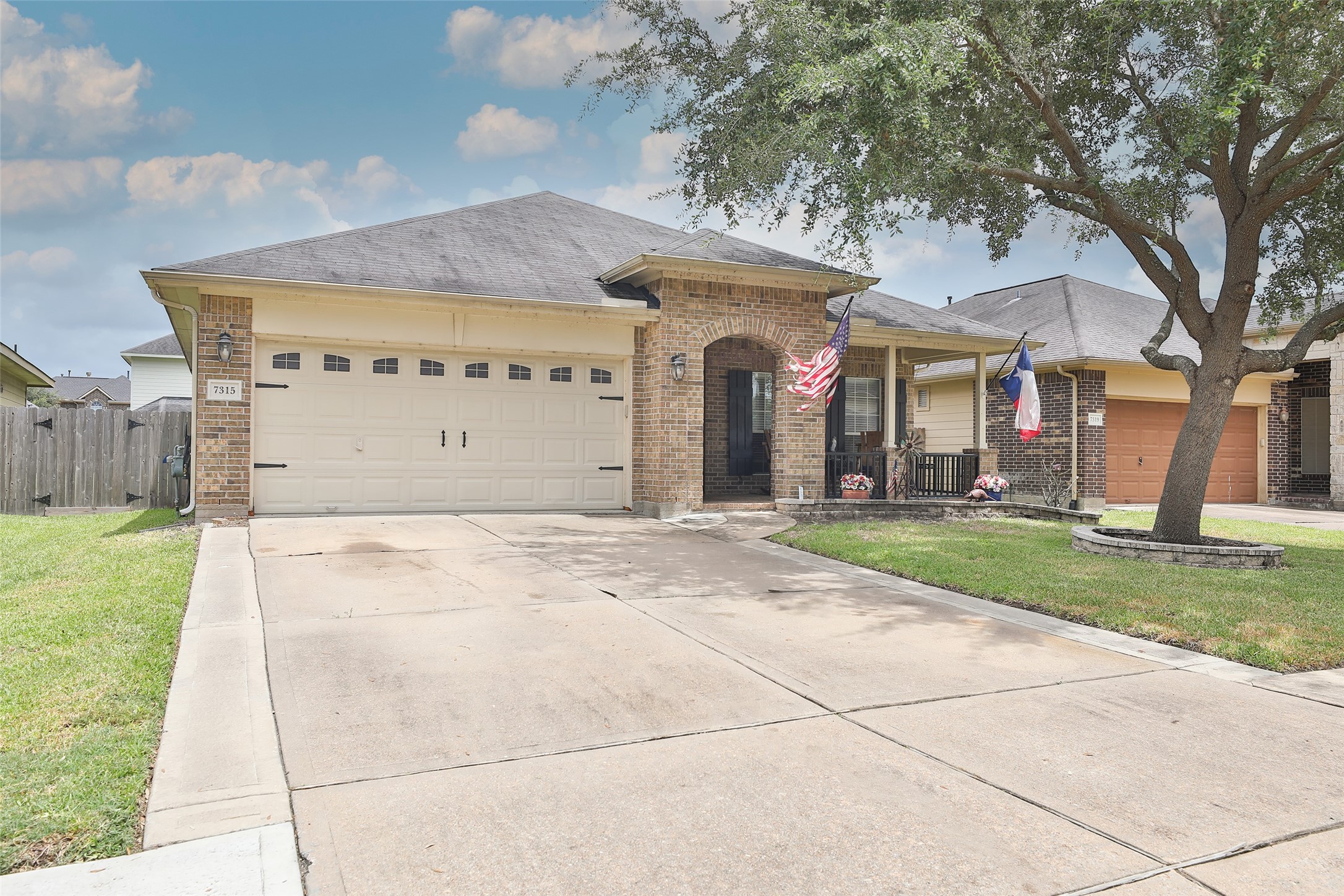 Listing photo 1