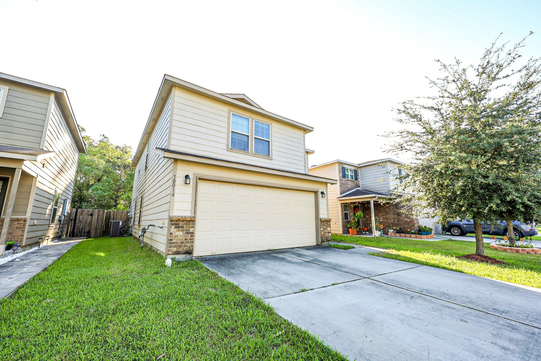 Listing photo 2