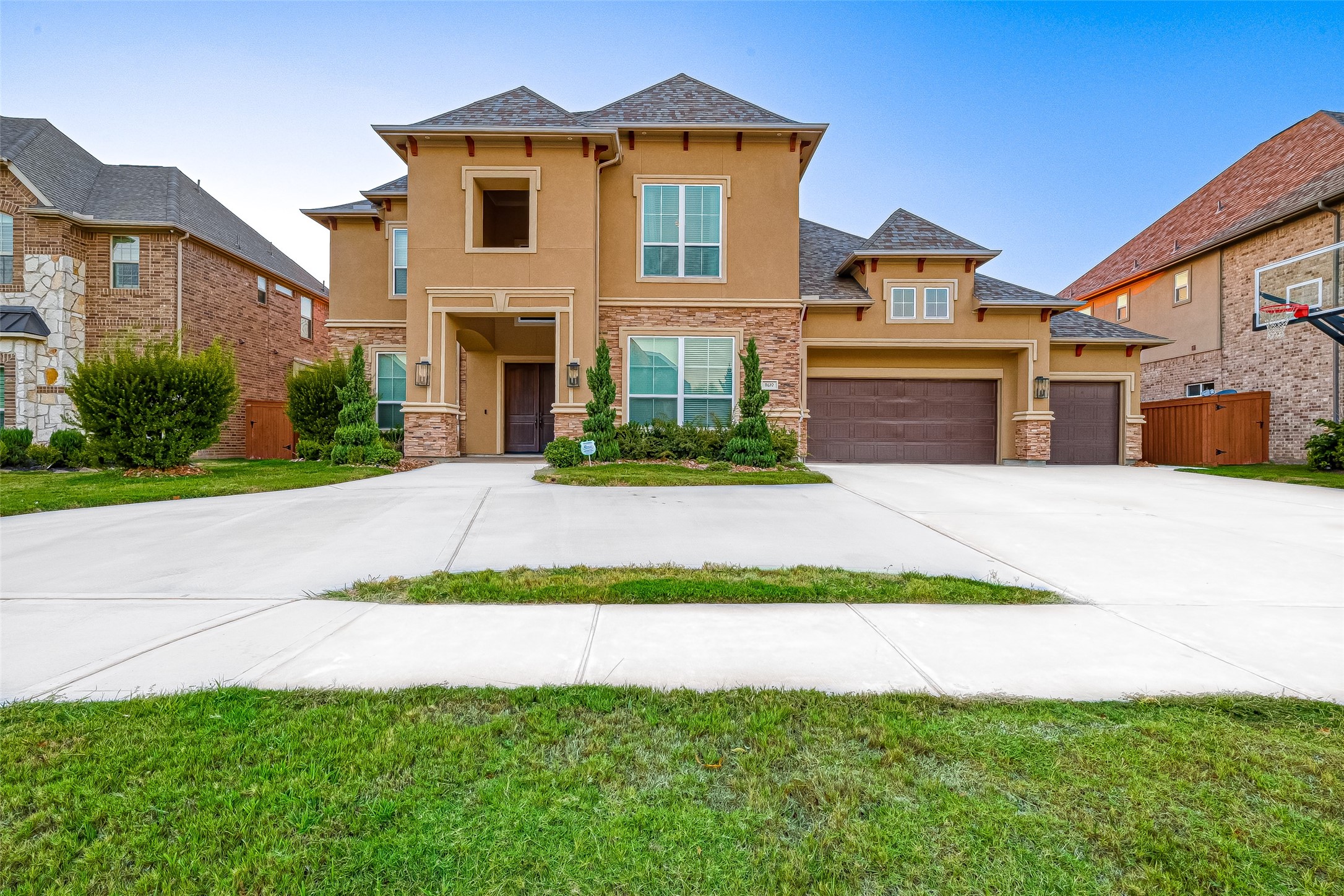 Listing photo 2