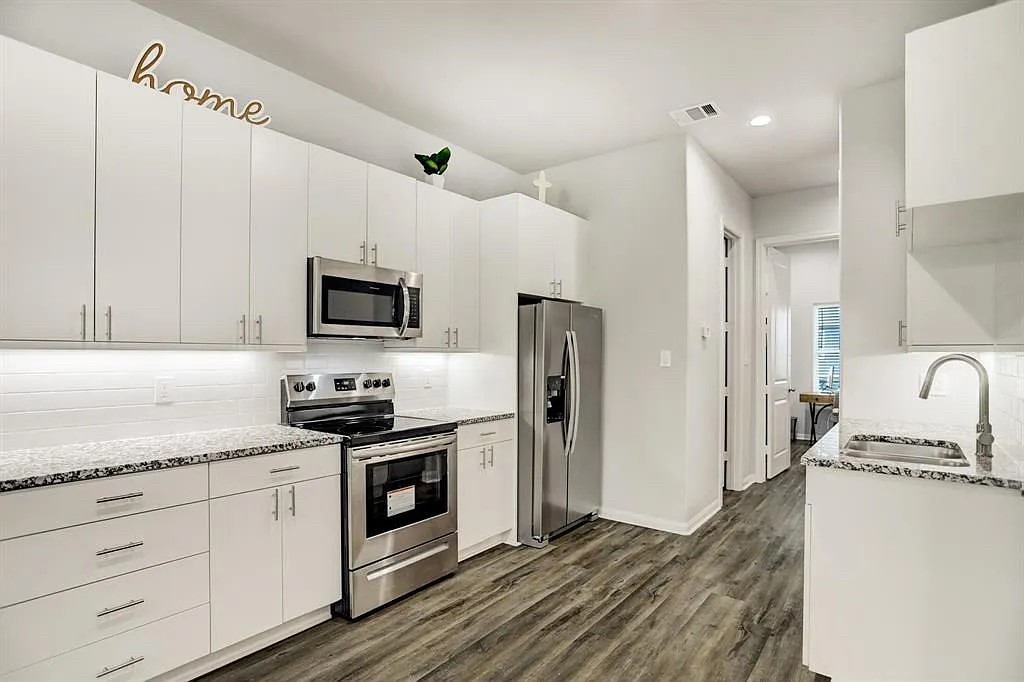 4906 Paradigm Lane