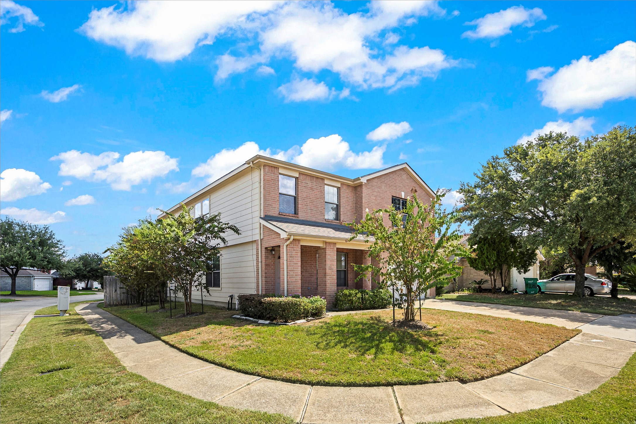 Listing photo 3