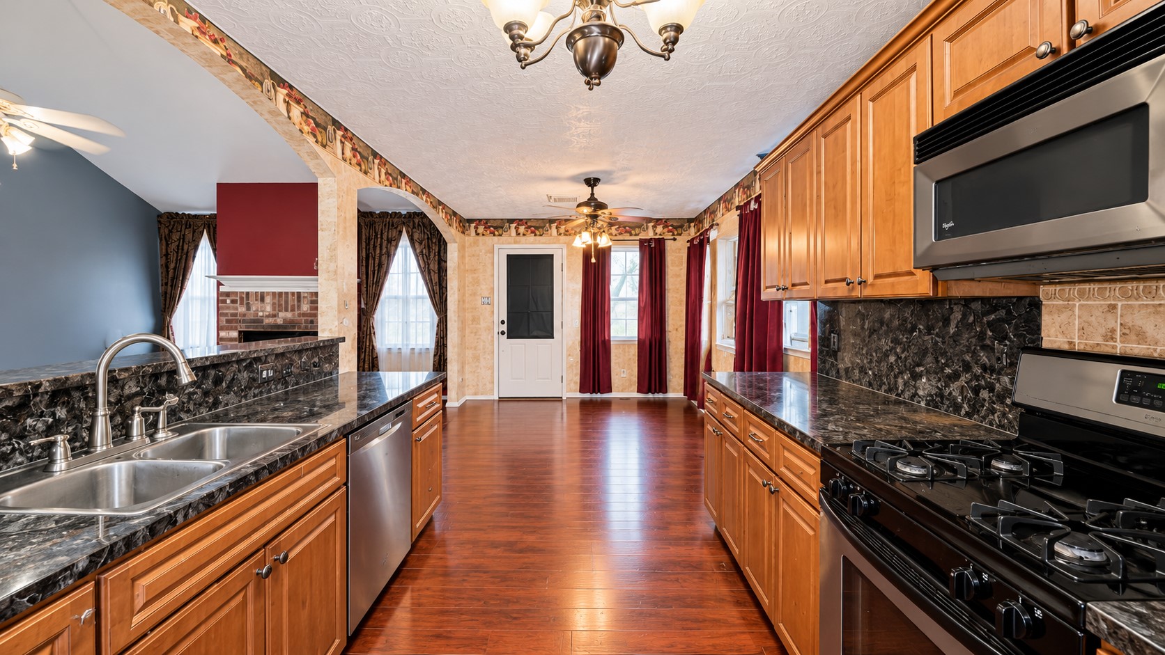 Listing photo 1