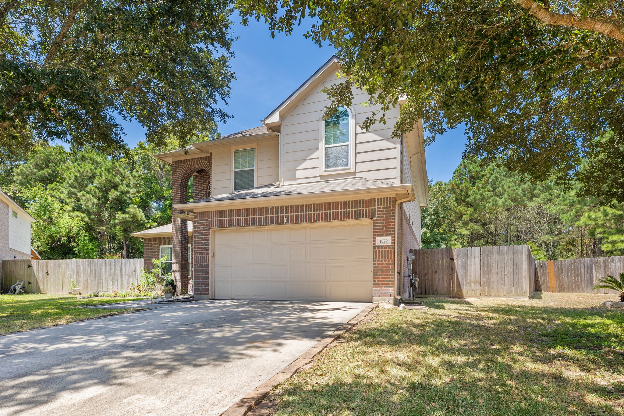 Listing photo 2