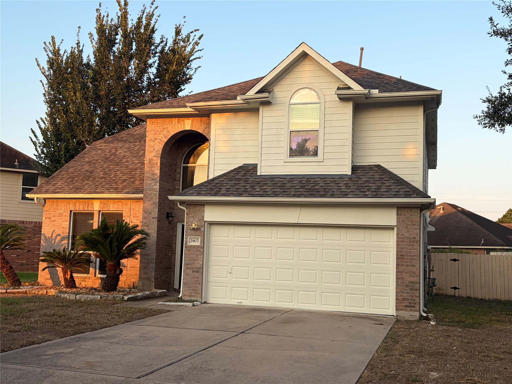 Listing photo 1
