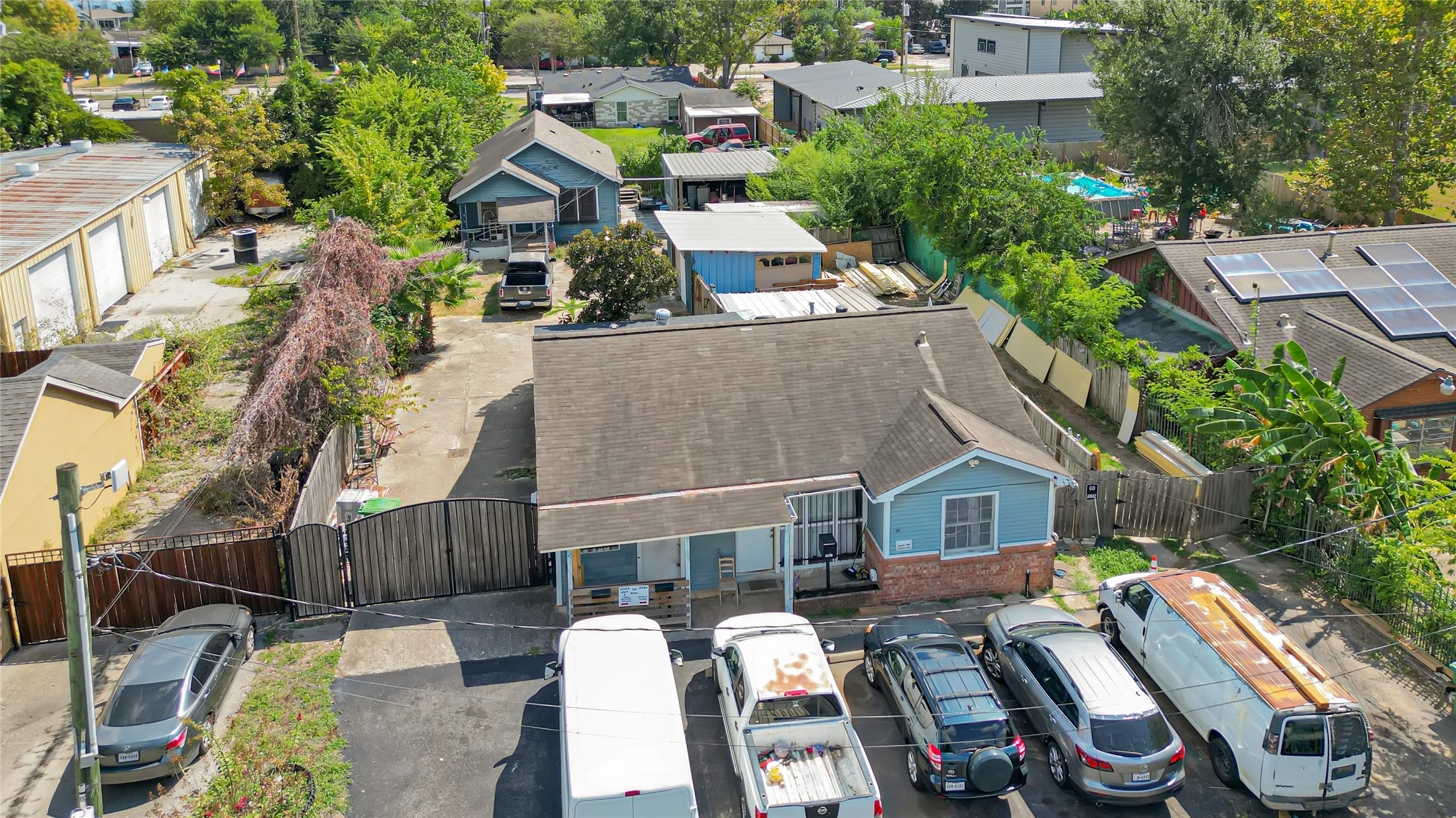 Listing photo 4