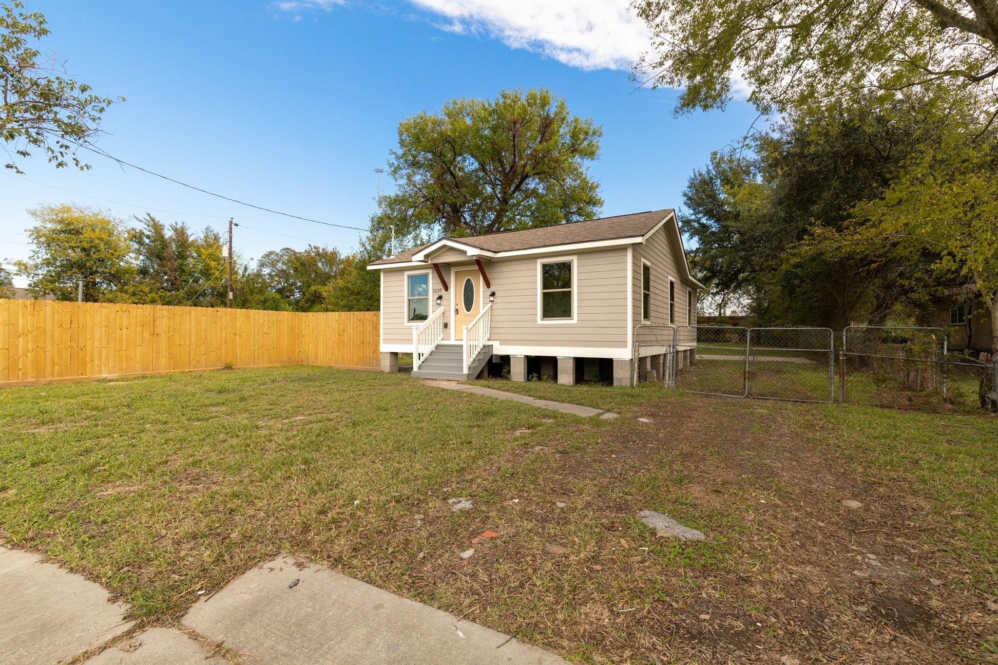 Listing photo 3
