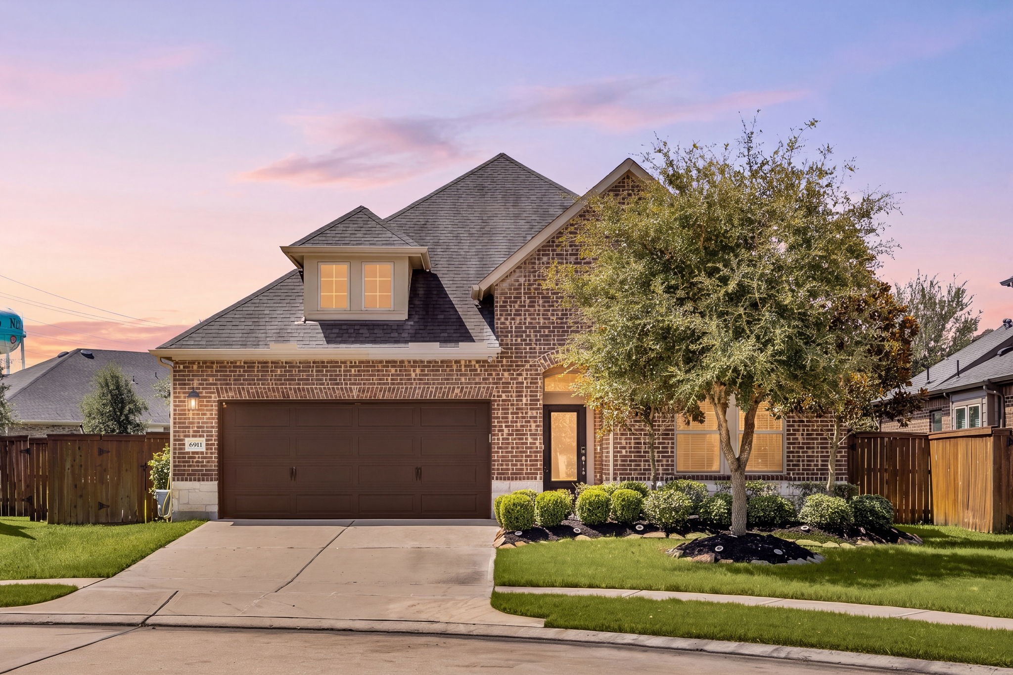 6911 N Elmwood Trail