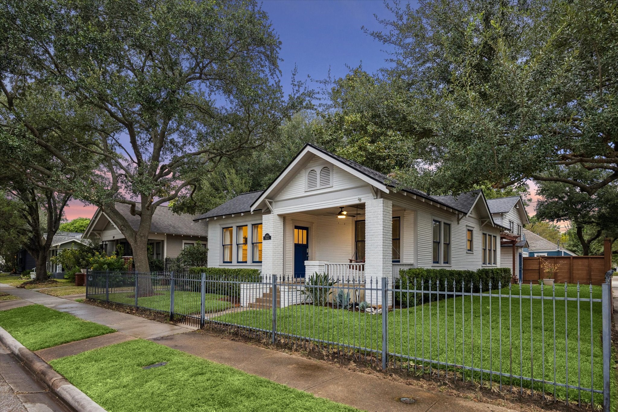 Listing photo 3