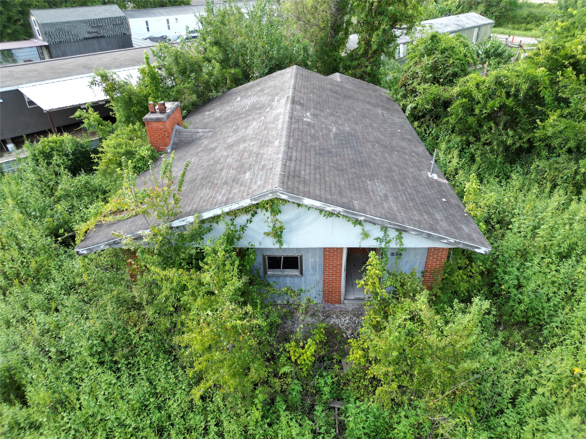 Listing photo 3