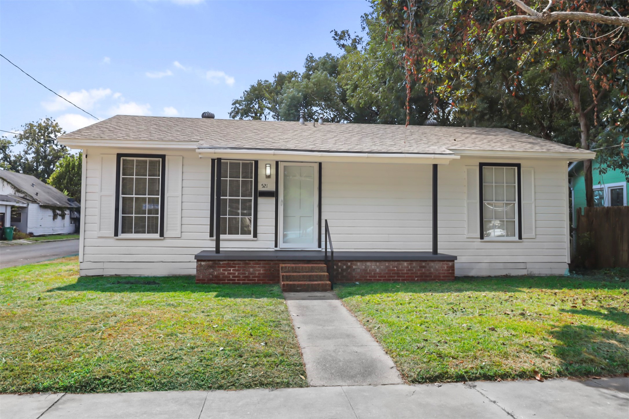Listing photo 2