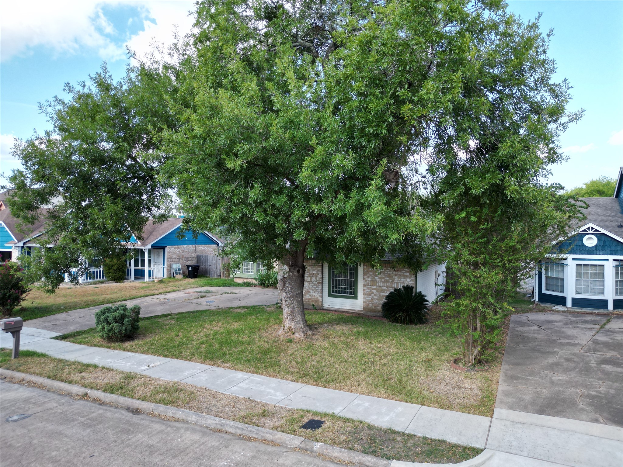 Listing photo 3