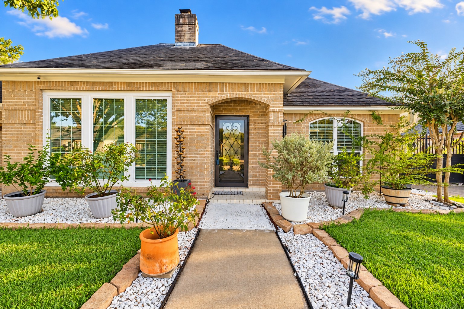 15035 Vistamont Drive