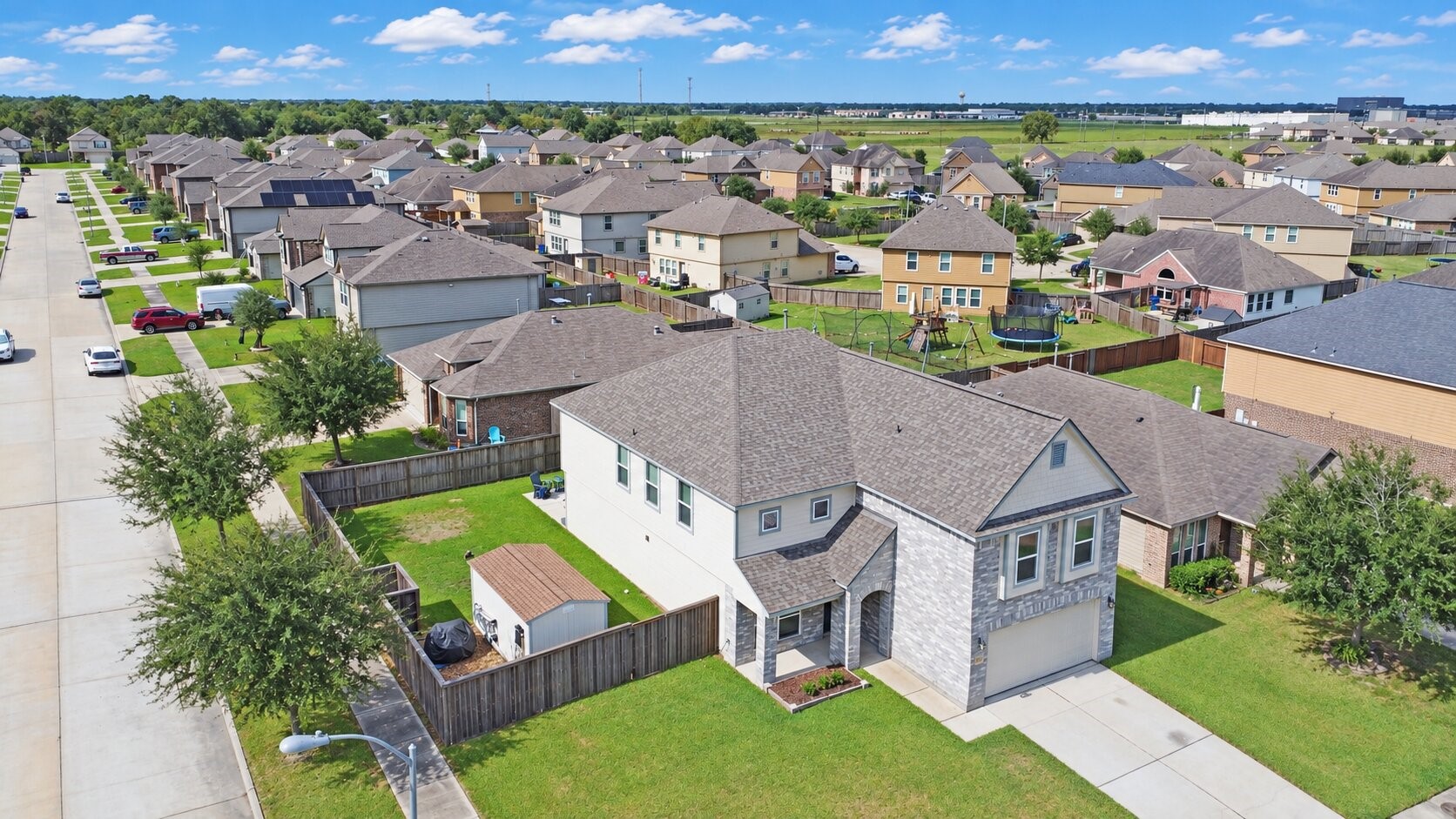 Listing photo 2