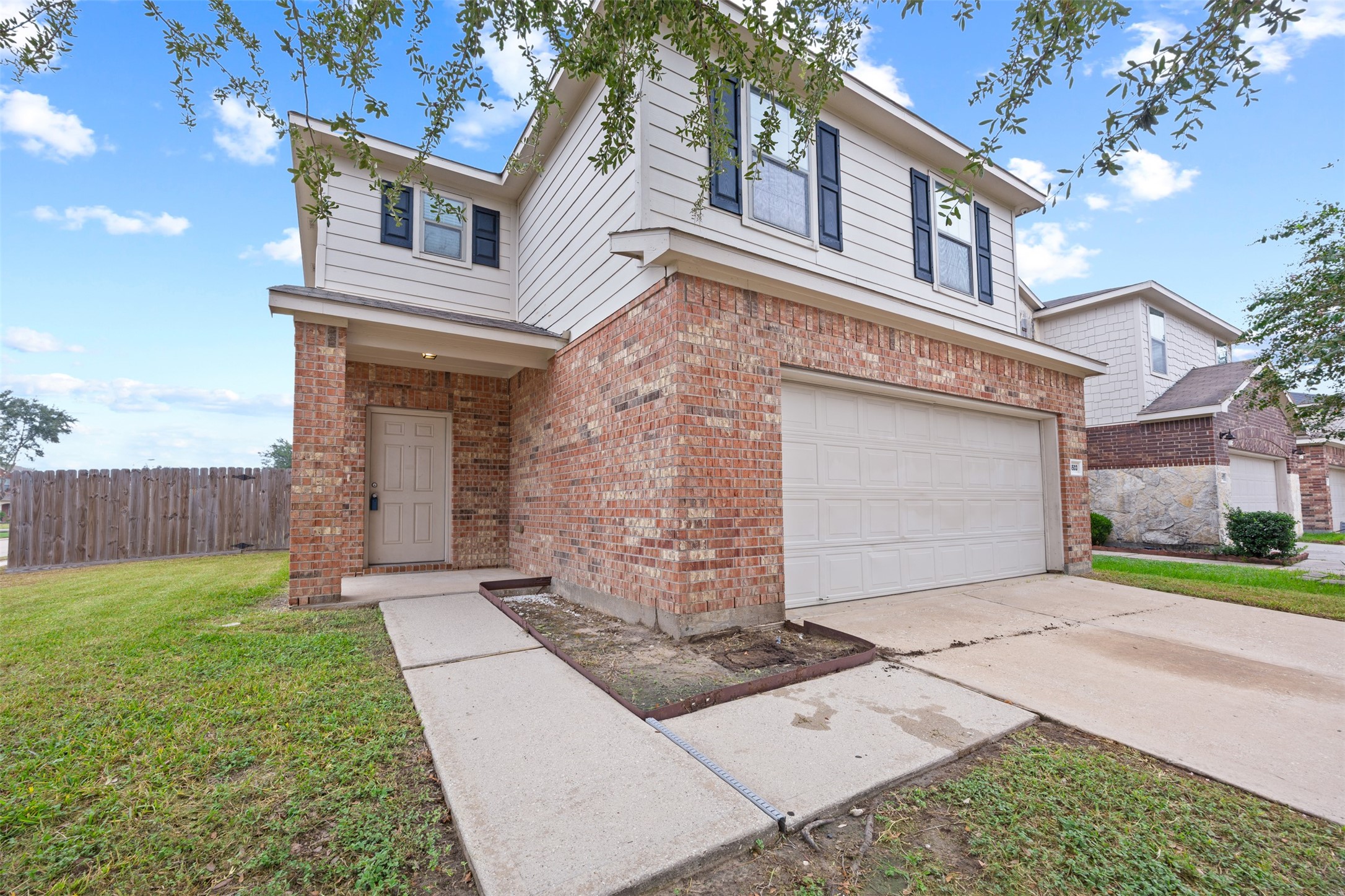 Listing photo 2