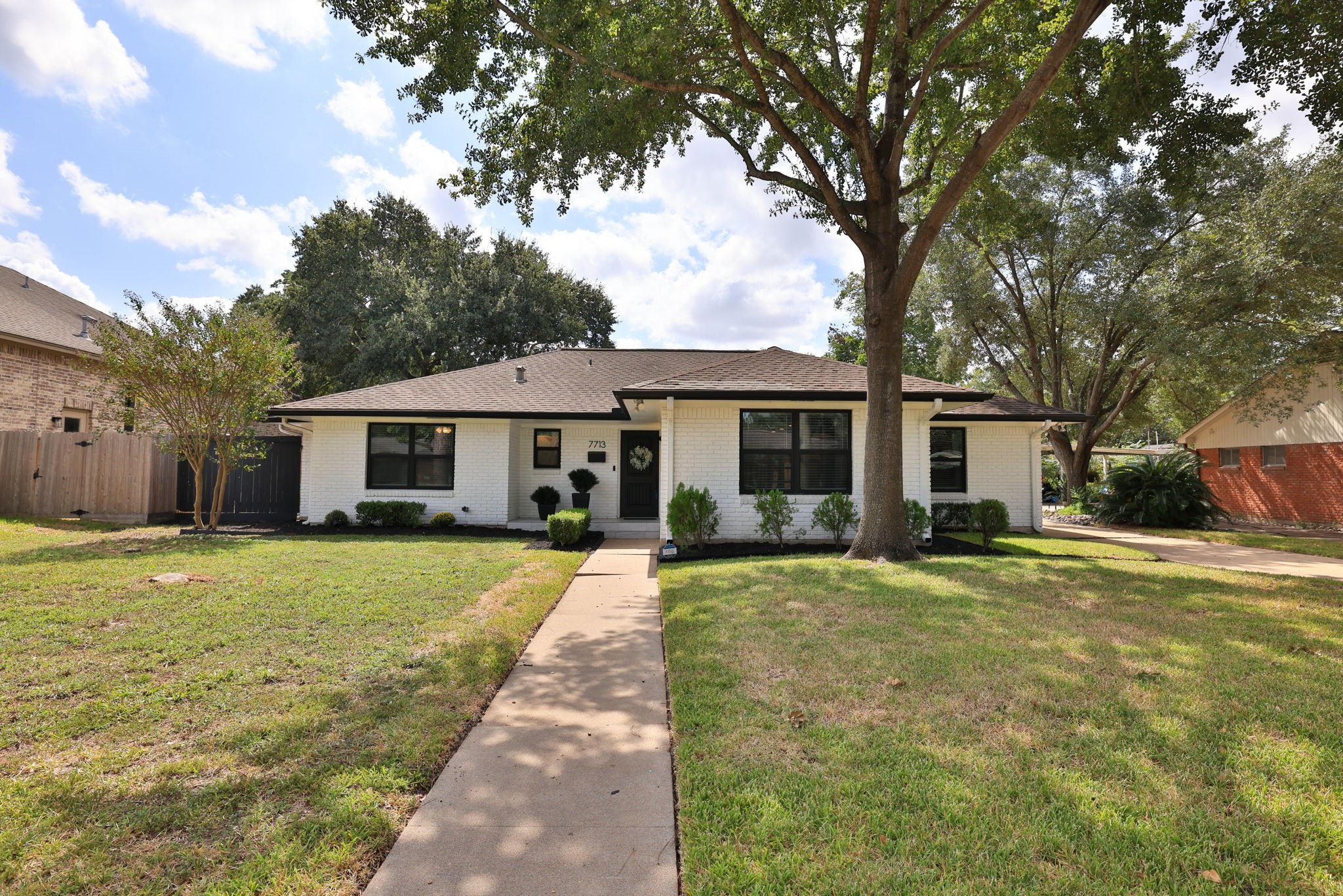 7713 Valley View Lane