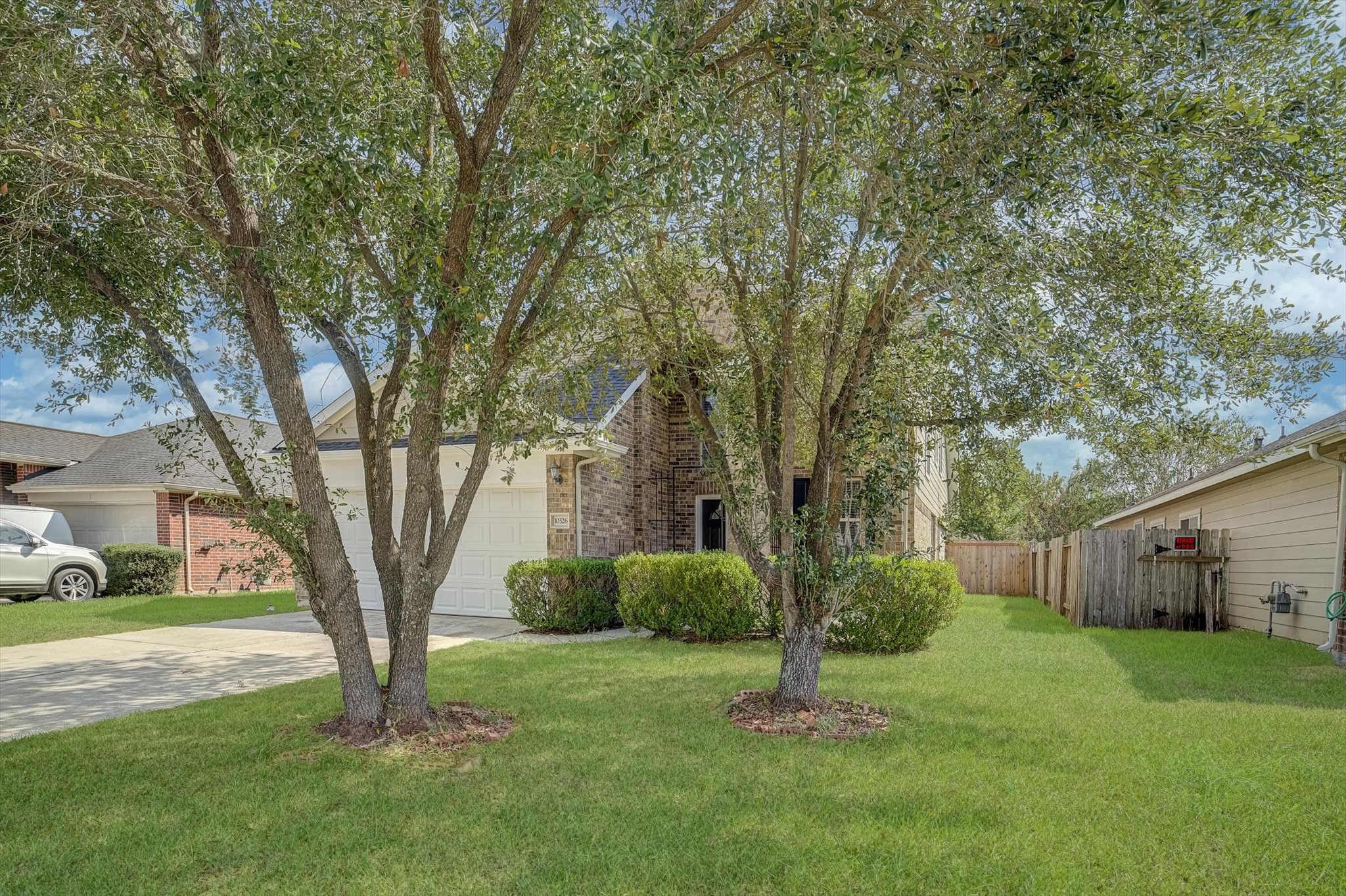 Listing photo 2