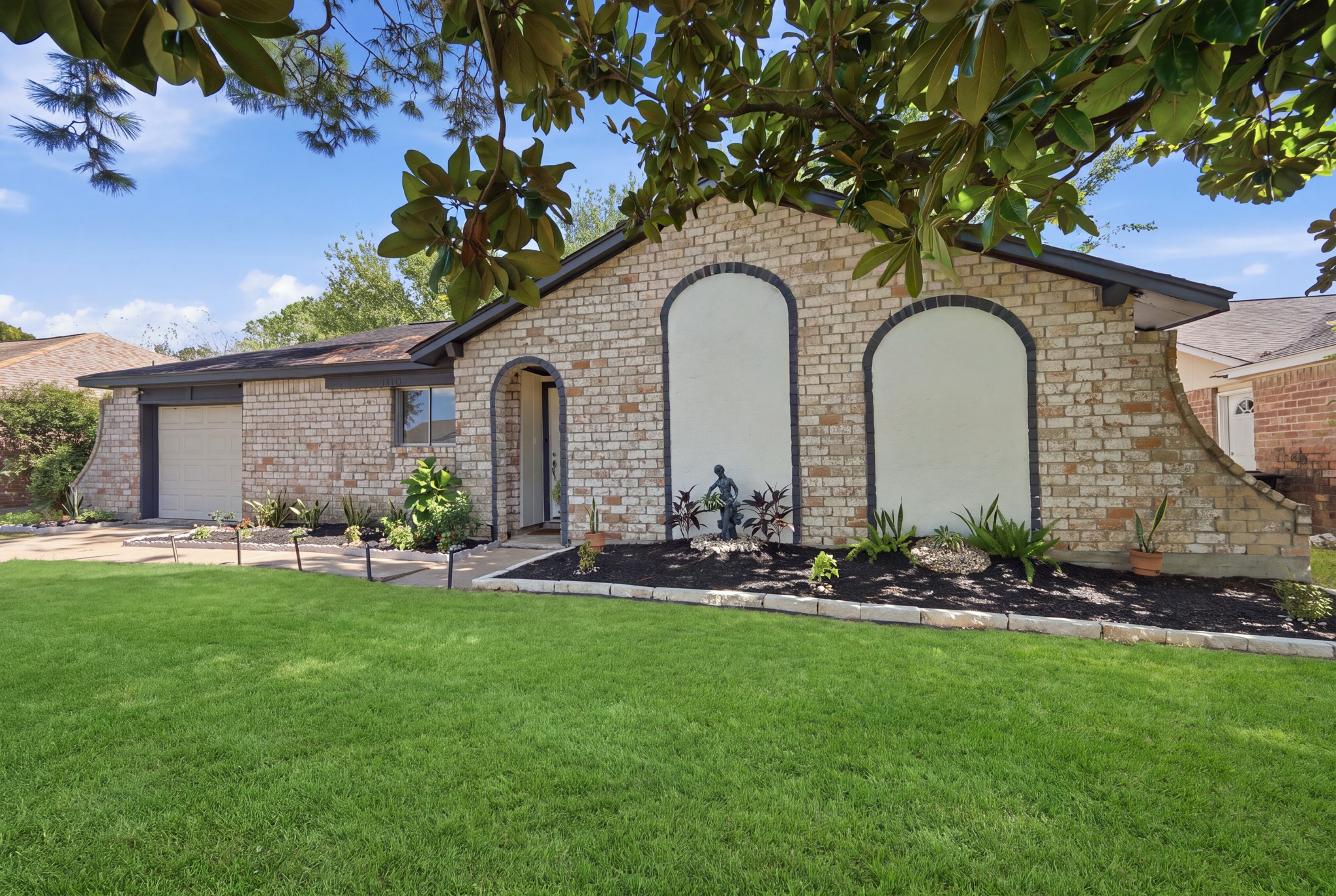 12510 White Plains Drive
