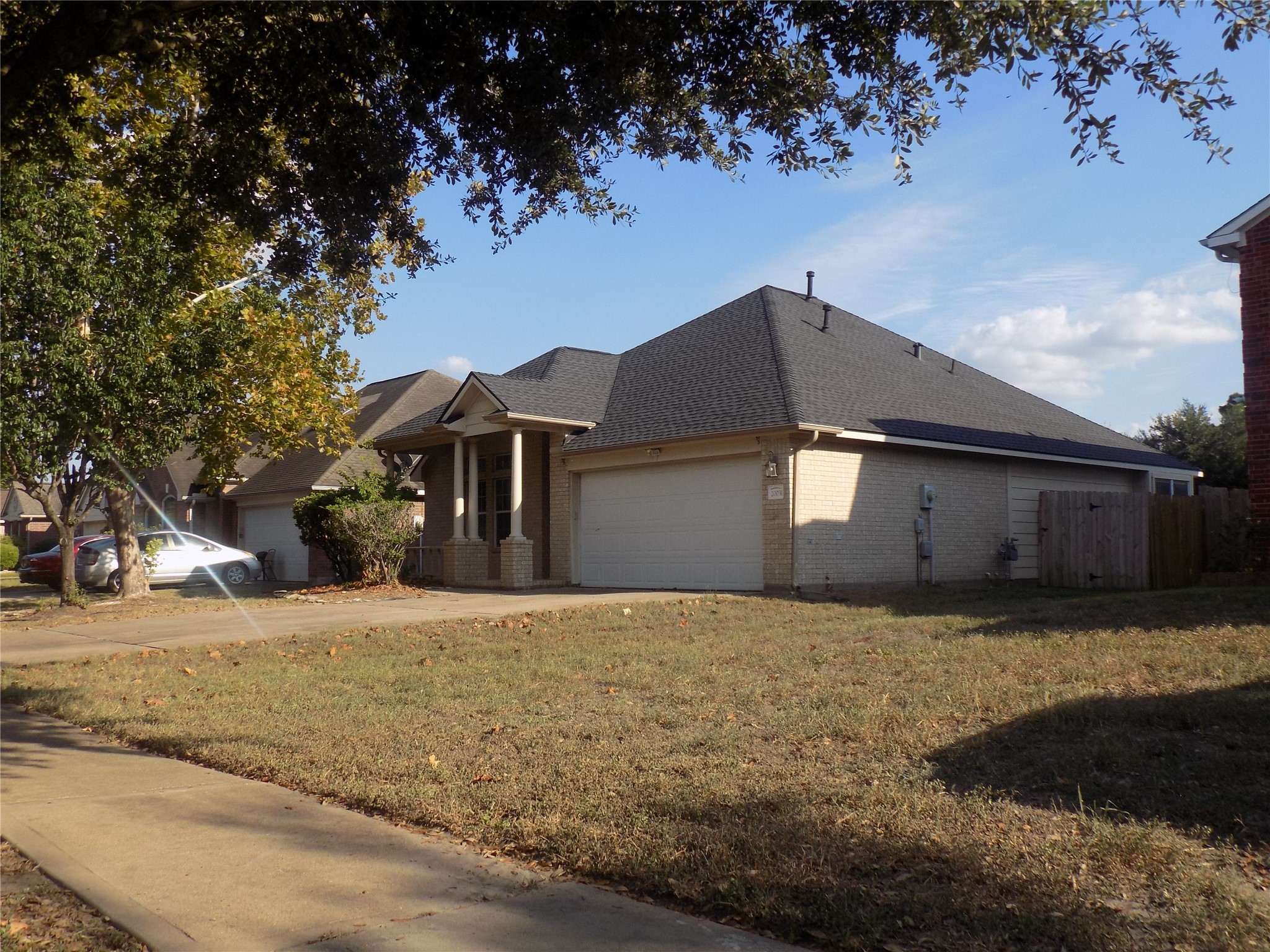 Listing photo 3