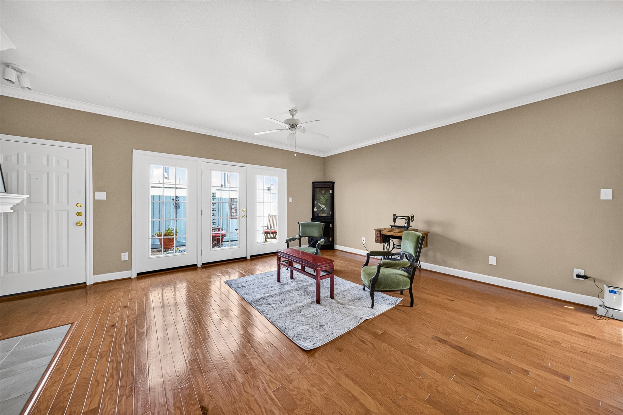 Listing photo 5