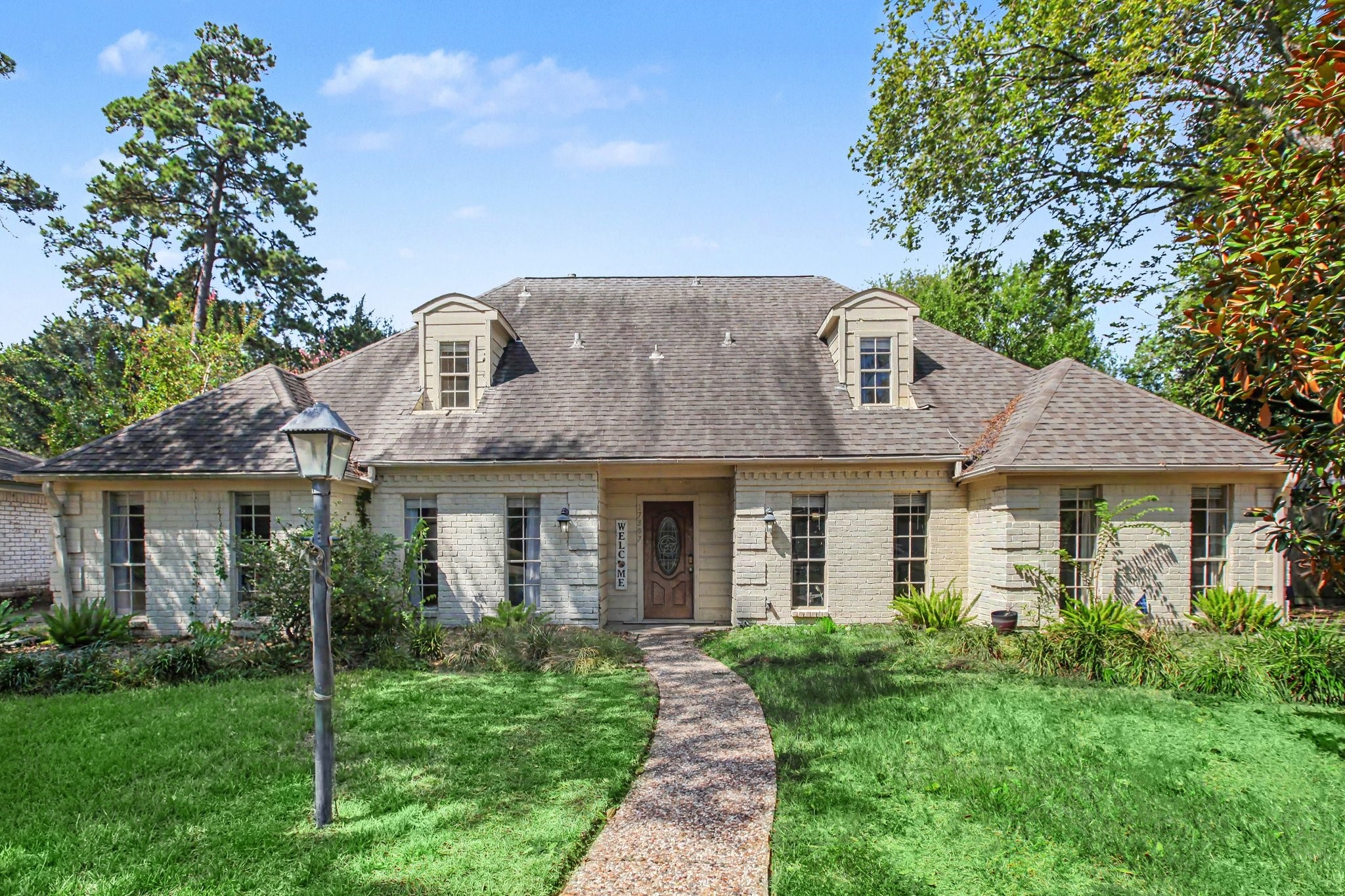 17807 Loring Lane