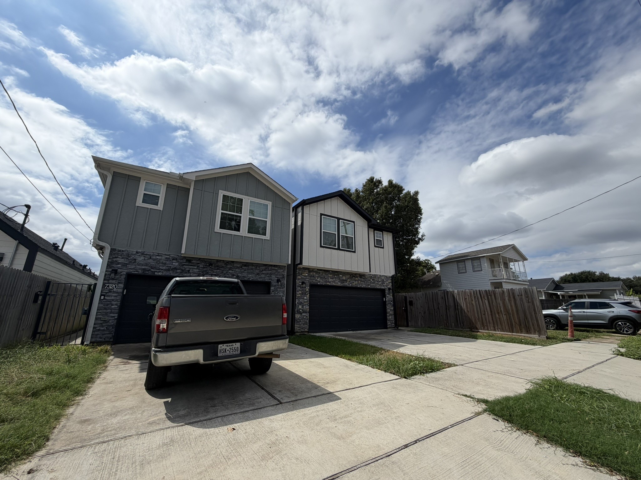 Listing photo 3